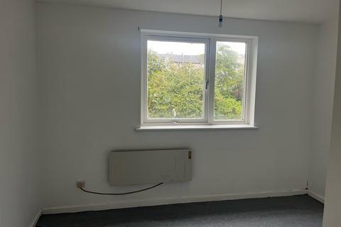 2 bedroom flat to rent, Greenrigg Road, Glasgow G67