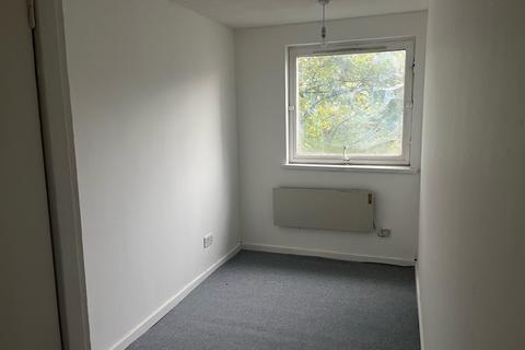 2 bedroom flat to rent, Greenrigg Road, Glasgow G67