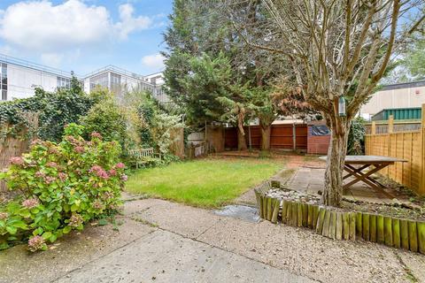 1 bedroom ground floor flat for sale, Denmark Gardens, Carshalton, Surrey