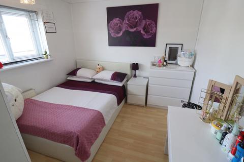 16 Audley Way, Basildon, SS14 2AB
