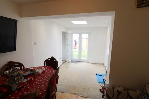 16 Audley Way, Basildon, SS14 2AB