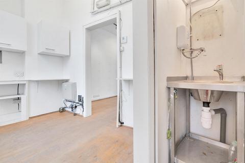 Property to rent, St Pauls Road, London