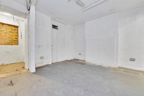 Property to rent, St Pauls Road, London