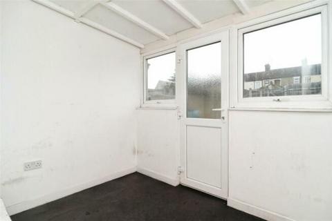 5 bedroom terraced house for sale, Kent Road, Grays RM17