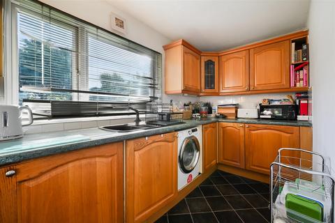 1 bedroom flat for sale, Sheldrick Close, Colliers Wood SW19