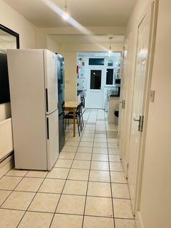 1 bedroom in a house share to rent, Rectory Road, Southall