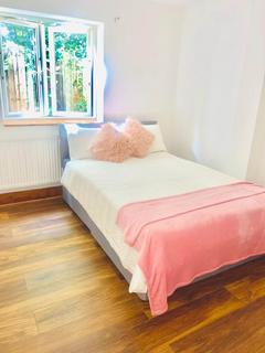 1 bedroom in a house share to rent, Rectory Road, Southall