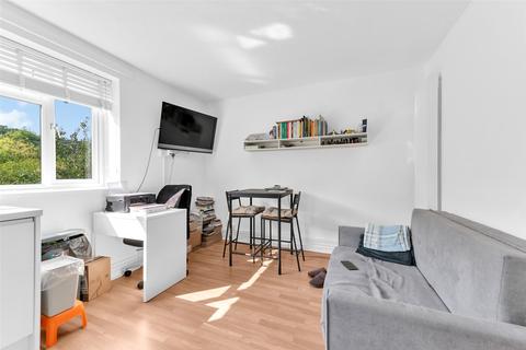 2 bedroom property for sale, Bevan Road, London, SE2