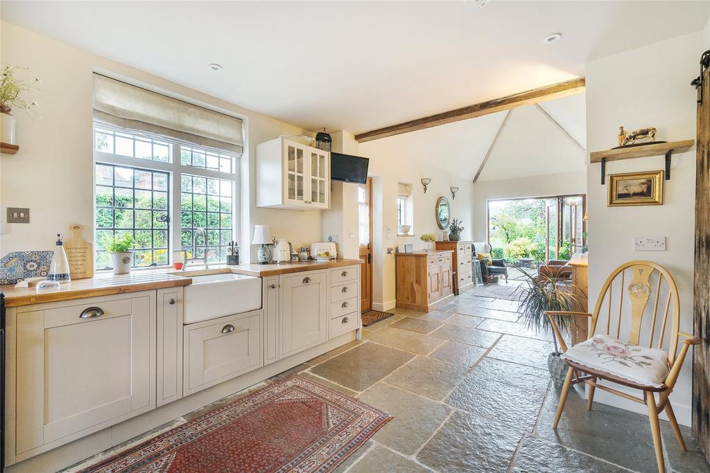 Kitchen/Dining Rm
