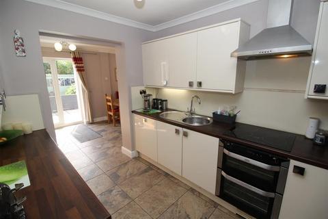 5 bedroom semi-detached house to rent, Beechen Drive, Bristol