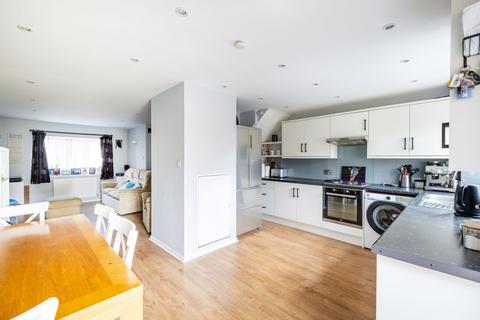 11 Berrymeade Walk, Ifield, Crawley, RH11 0RA