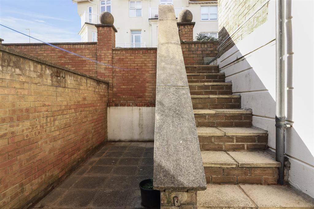 Esplanade Mews, Seaford 3 bed detached house for sale £575,000