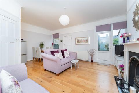 Ground Floor Flat A, 22 Balfour Avenue, London, W7 3HS