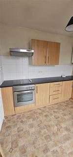 2 bedroom flat to rent, South Market Place, Alford