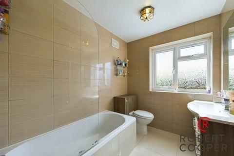 12 Castleton Road, Ruislip, HA4 9QG