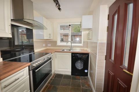 2 bedroom terraced house to rent, Grafton Street, Castleford, WF10