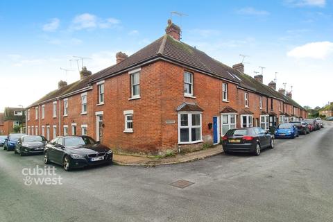 2 bedroom ground floor flat to rent, Wood View Arundel BN18