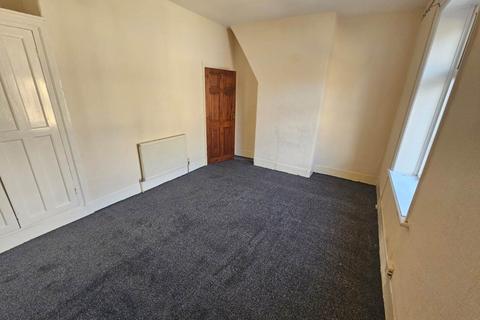 2 bedroom terraced house to rent, Lord Street, Blackburn