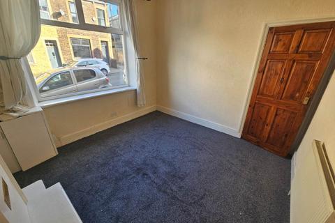 2 bedroom terraced house to rent, Lord Street, Blackburn