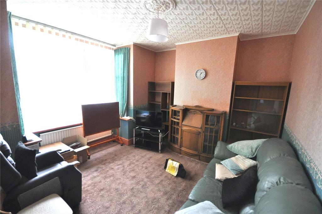 Cheney Manor Road, Swindon... 3 bed semidetached house for sale £300,000