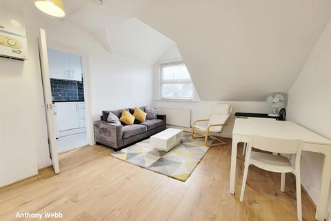 1 bedroom flat to rent, Holloway Road, Archway N19