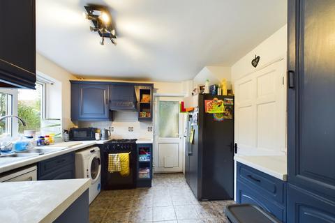 4 Fox Avenue, Yate, Bristol, BS37 5DR