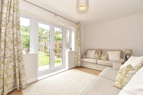 3 bedroom semi-detached house for sale, Field End, Billingshurst, West Sussex