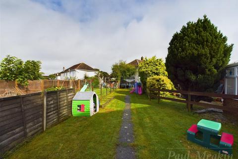 2 bedroom end of terrace house for sale, Warbank Crescent, New Addington, Croydon