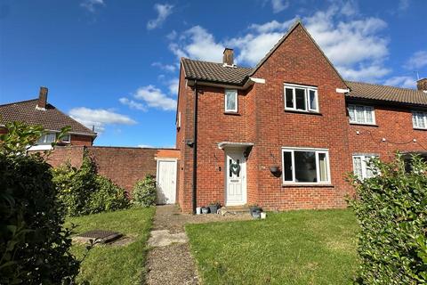 70 Warbank Crescent, New Addington, Croydon, CR0 0AS