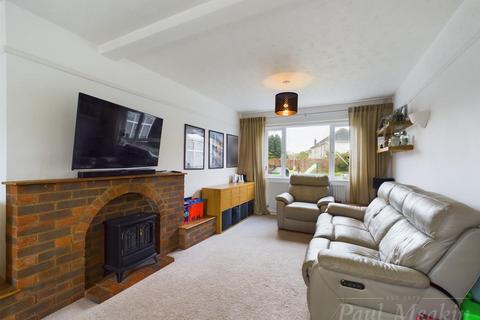 70 Warbank Crescent, New Addington, Croydon, CR0 0AS