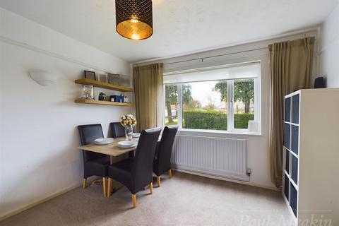 70 Warbank Crescent, New Addington, Croydon, CR0 0AS