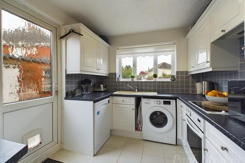 70 Warbank Crescent, New Addington, Croydon, CR0 0AS