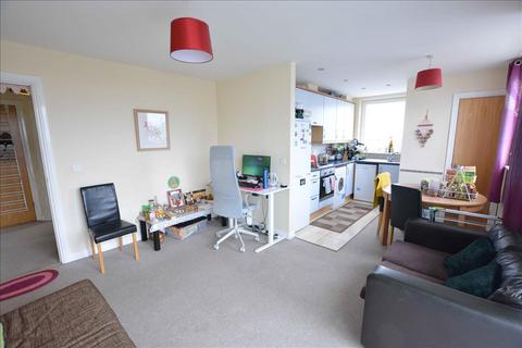 2 bedroom flat for sale, Hamlyn House, Feltham, Middlesex, TW13