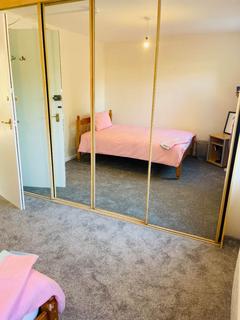 House share to rent, Curran Close, Uxbridge