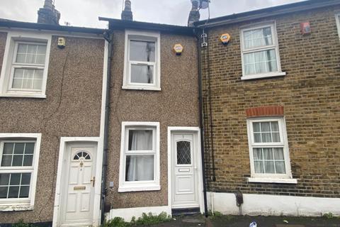 2 bedroom terraced house to rent, Empress Road, Gravesend, Kent, DA12 2QR