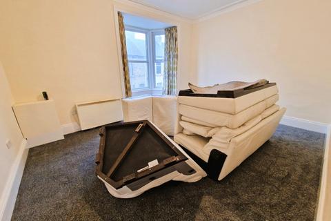 2 bedroom flat to rent, Westbourne Grove, Redcar, TS10