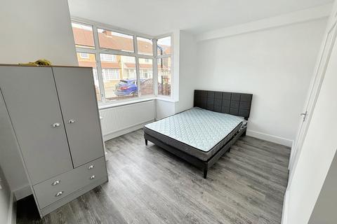 1 bedroom apartment to rent, Mount Road, HAYES UB3