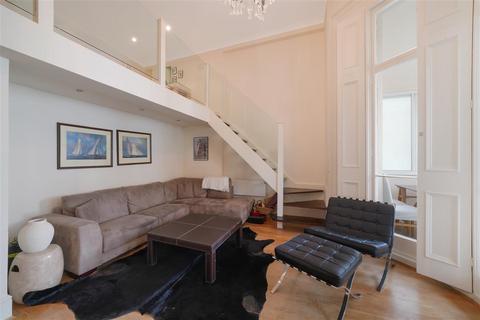 2 bedroom flat for sale, Queen's Gate, SW7