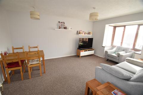 2 bedroom apartment to rent, Bullen Close, Bury St. Edmunds IP33