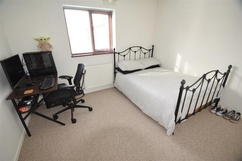 2 bedroom apartment to rent, Bullen Close, Bury St. Edmunds IP33