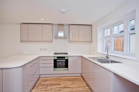 3 bedroom semi-detached house to rent, Davigdor Road, Hove