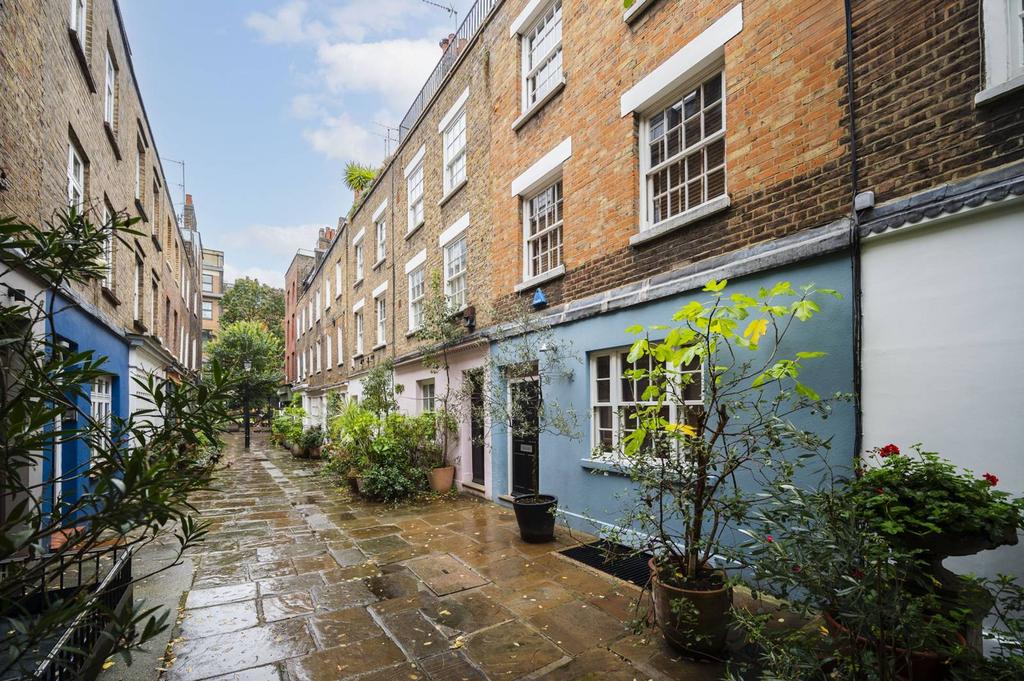 Colville Place, Fitzrovia, London, W1T 3 bed house for sale £2,575,000