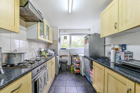 2 bedroom flat for sale, Queens Drive, Finsbury Park, London, N4