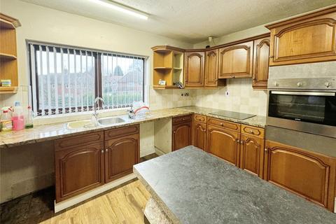 4 bedroom flat to rent, Tiled House Lane, West Midlands DY5