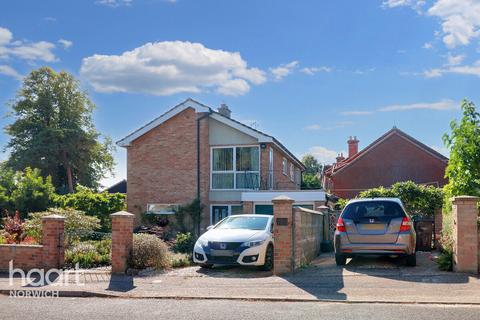 4 bedroom detached house for sale, Mead Close, Norwich