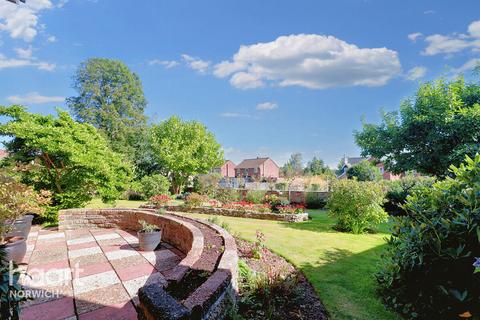 4 bedroom detached house for sale, Mead Close, Norwich