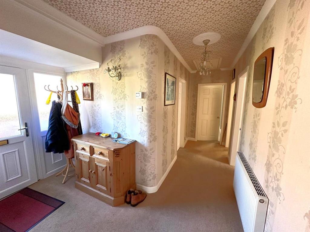 Southgate, Hornsea 2 bed detached bungalow for sale £309,950