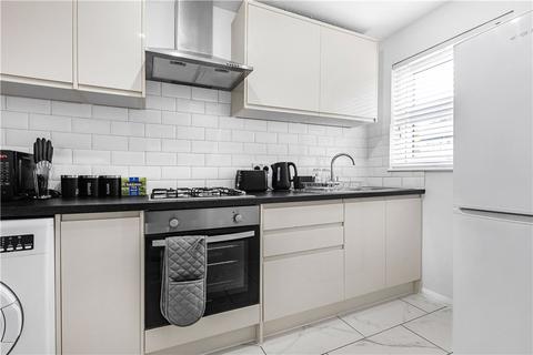 2 bedroom terraced house to rent, Butterfield Square, London E6