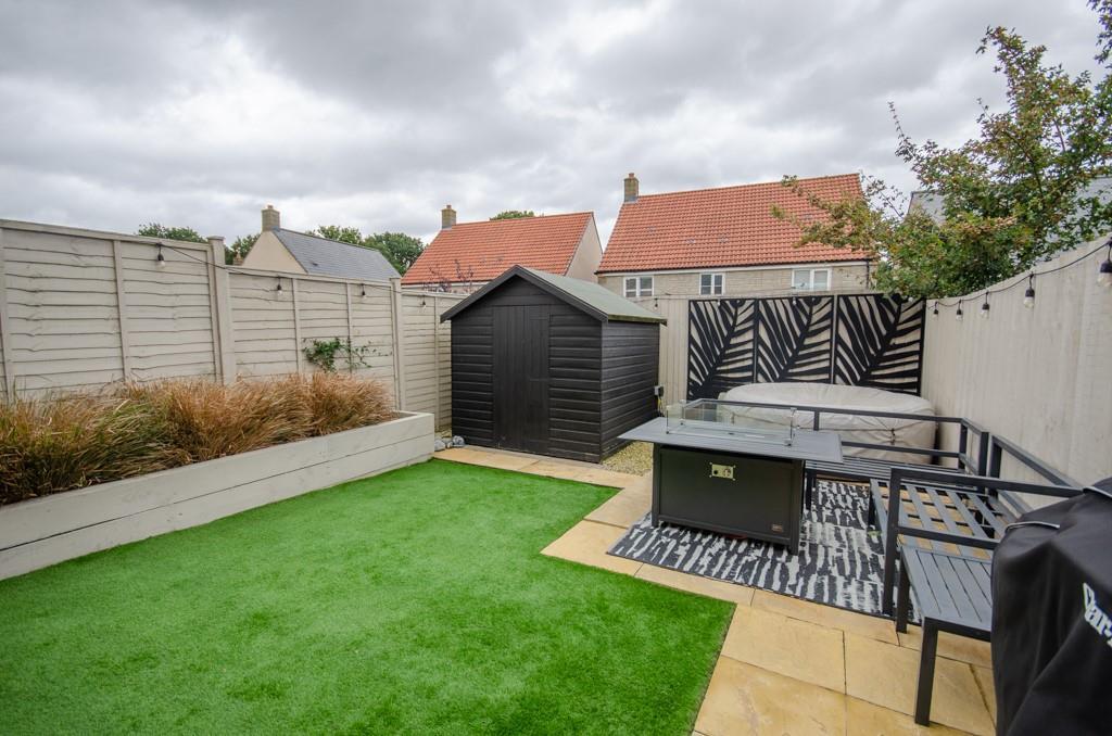 Rear garden pic 2.jpg