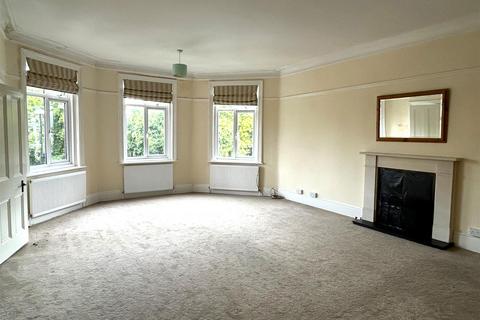 3 bedroom flat for sale, Hartfield Road, Eastbourne